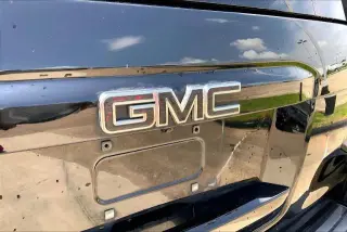 GMC Yukon 2018 4x2 SLT 4dr SUV