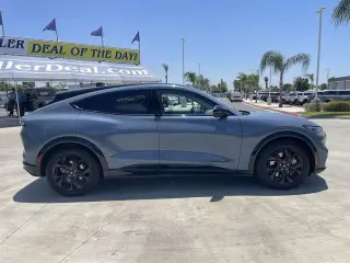 Ford Mustang Mach-E 2023 Premium 4dr SUV