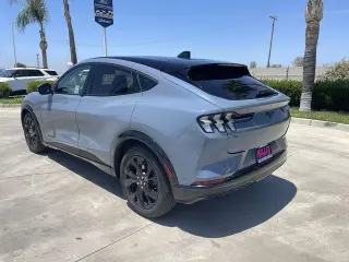Ford Mustang Mach-E 2023 Premium 4dr SUV
