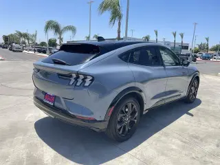 Ford Mustang Mach-E 2023 Premium 4dr SUV