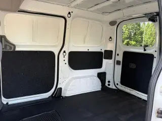 Nissan NV200 2020 S 4dr Cargo Mini-Van