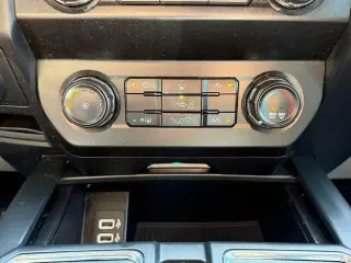 Ford F-150 2020 4x4 XL 4dr SuperCrew 5.5 ft. SB