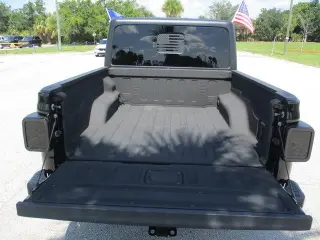 Jeep Gladiator 2022 4x4 Sport 4dr Crew Cab 5.0 ft. SB
