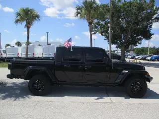 Jeep Gladiator 2022 4x4 Sport 4dr Crew Cab 5.0 ft. SB