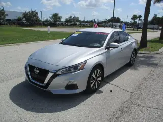 Nissan Altima 2022 2.5 SV 4dr Sedan