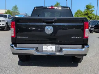 Ram 1500 2022 4x4 Big Horn 4dr Quad Cab 6.4 ft. SB Pickup