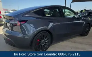 Tesla Model Y 2022 AWD Performance 4dr Crossover
