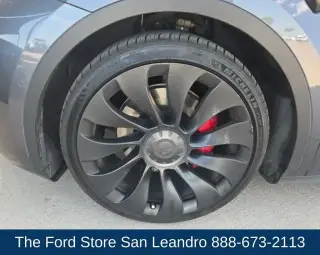 Tesla Model Y 2022 AWD Performance 4dr Crossover