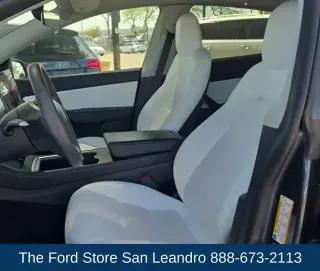 Tesla Model Y 2022 AWD Performance 4dr Crossover