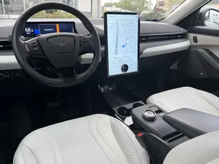 Ford Mustang Mach-E 2023 Premium 4dr SUV