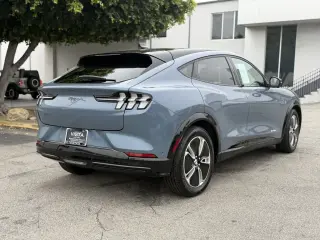 Ford Mustang Mach-E 2023 Premium 4dr SUV