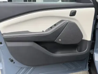 Ford Mustang Mach-E 2023 Premium 4dr SUV
