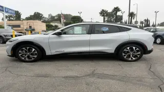 Ford Mustang Mach-E 2023 Premium 4dr SUV