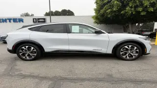 Ford Mustang Mach-E 2023 Premium 4dr SUV