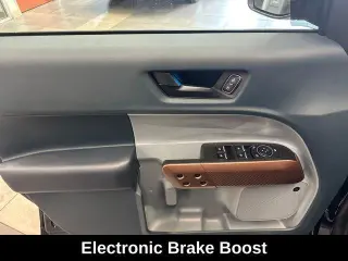 Ford Maverick 2023 AWD Lariat 4dr SuperCrew 4.5 ft. SB