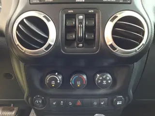 Jeep Wrangler Unlimited 2017 4x4 Sahara 4dr SUV