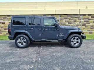 Jeep Wrangler Unlimited 2017 4x4 Sahara 4dr SUV