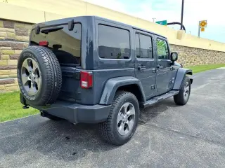 Jeep Wrangler Unlimited 2017 4x4 Sahara 4dr SUV