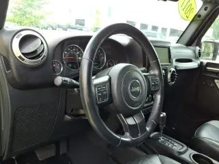 Jeep Wrangler Unlimited 2017 4x4 Sahara 4dr SUV