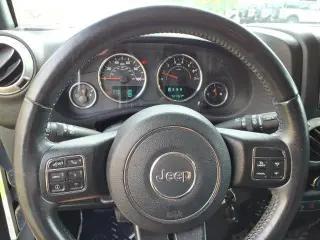 Jeep Wrangler Unlimited 2017 4x4 Sahara 4dr SUV