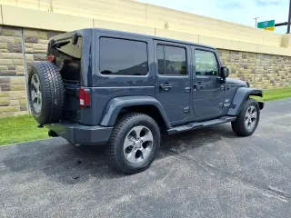 Jeep Wrangler Unlimited 2017 4x4 Sahara 4dr SUV