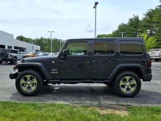 Jeep Wrangler Unlimited 2017 4x4 Sahara 4dr SUV