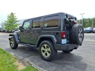 Jeep Wrangler Unlimited 2017 4x4 Sahara 4dr SUV