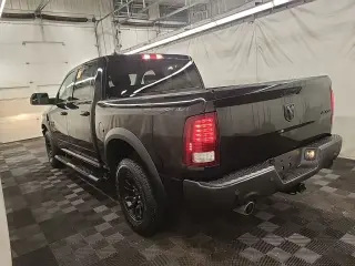 Ram 1500 Classic 2022 4x4 SLT 4dr Crew Cab 5.5 ft. SB Pickup