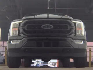 Ford F-150 2023 4x4 Lariat 4dr SuperCrew 5.5 ft. SB