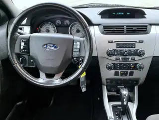 Ford Focus 2009 SES 4dr Sedan