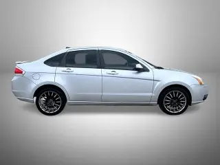 Ford Focus 2009 SES 4dr Sedan
