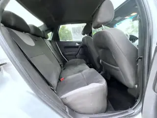 Ford Focus 2009 SES 4dr Sedan
