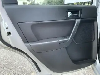 Ford Focus 2009 SES 4dr Sedan