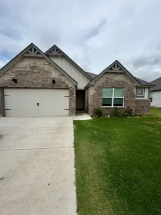 Propiedad en alquiler con 3 habitaciones y 2 baños en Lorena