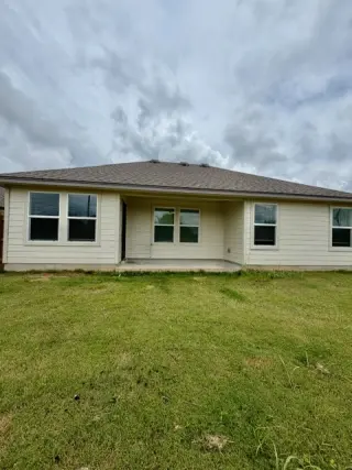 Propiedad en alquiler con 3 habitaciones y 2 baños en Lorena