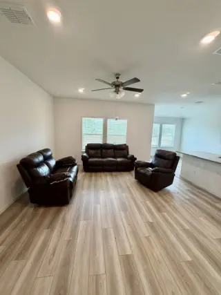 Propiedad en alquiler con 3 habitaciones y 2 baños en Lorena