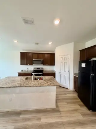 Propiedad en alquiler con 3 habitaciones y 2 baños en Lorena