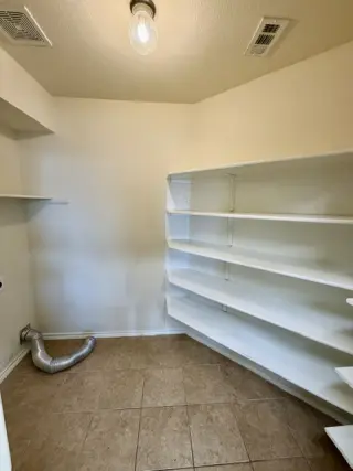 Propiedad en alquiler con 4 habitaciones y 2 baños en Waco