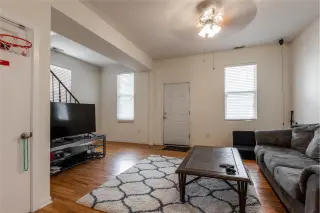 Propiedad en alquiler con 3 habitaciones y 2 baños en Chicago