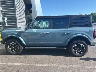 Ford Bronco 2022 4x4 Black Diamond 4dr SUV