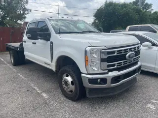 Ford F-350 Super Duty 2023 4x4 Lariat 4dr Crew Cab 179 in. WB DRW Chassis