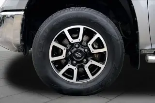 Toyota Tundra 2020 4x4 Limited 4dr CrewMax Cab Pickup SB