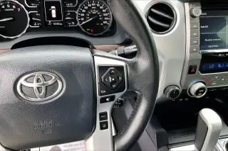 Toyota Tundra 2020 4x4 Limited 4dr CrewMax Cab Pickup SB