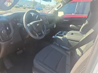 Chevrolet Silverado 1500 2025 4x2 Custom 4dr Crew Cab 5.8 ft. SB