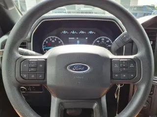 Ford F-150 2023 4x2 XL 4dr SuperCrew 5.5 ft. SB