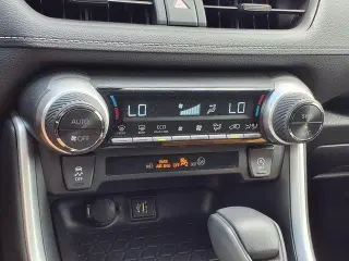 Toyota RAV4 2024 XLE 4dr SUV