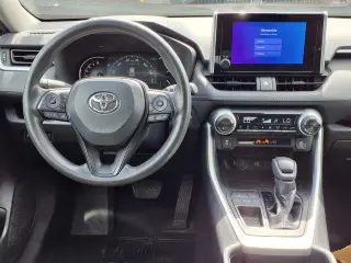 Toyota RAV4 2024 XLE 4dr SUV