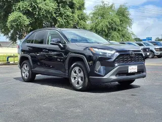 Toyota RAV4 2024 XLE 4dr SUV