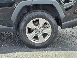 Toyota RAV4 2024 XLE 4dr SUV
