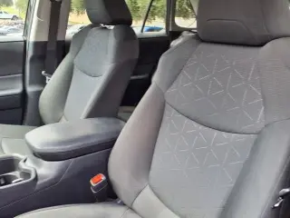 Toyota RAV4 2024 XLE 4dr SUV